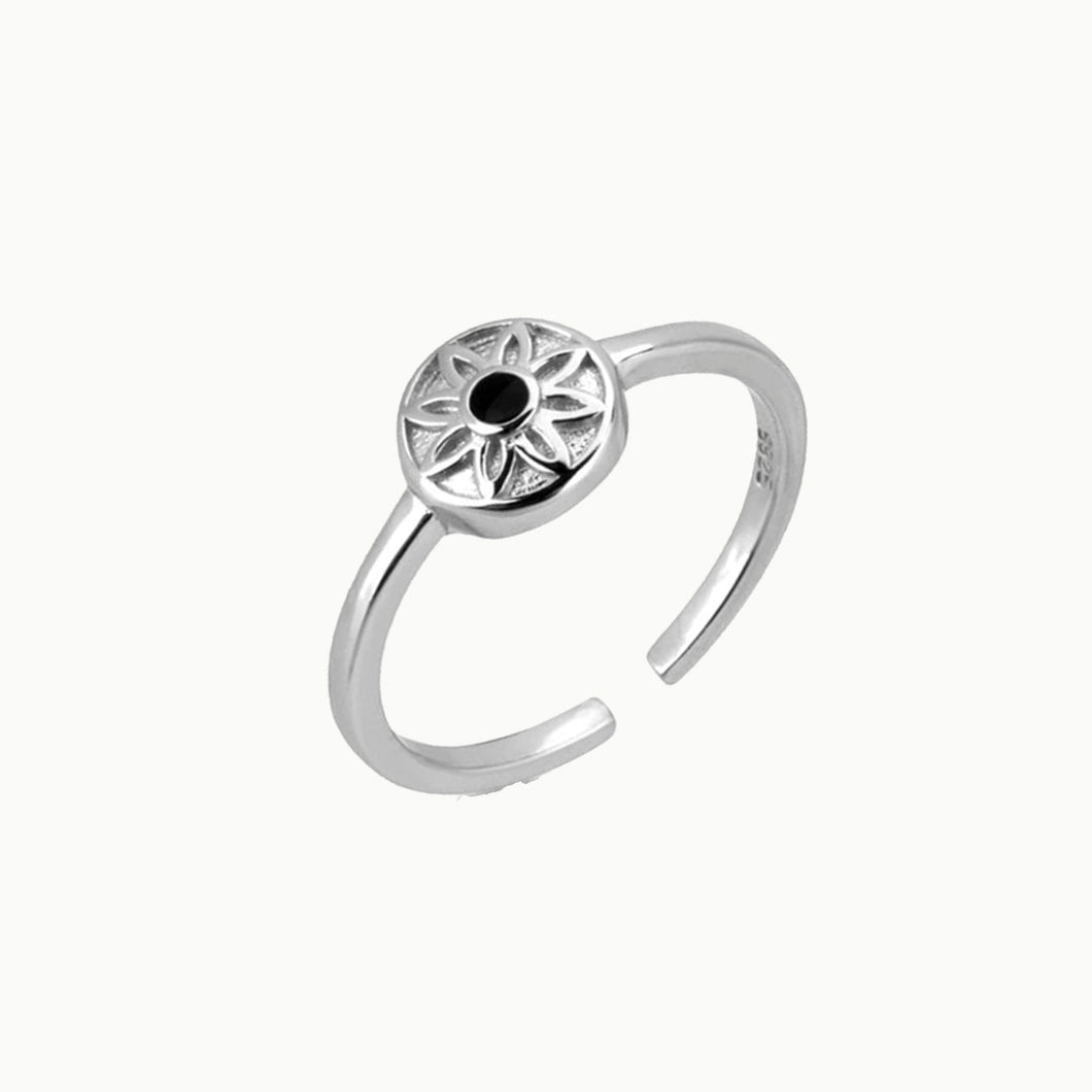 Ariadna- Silver Eye Ring